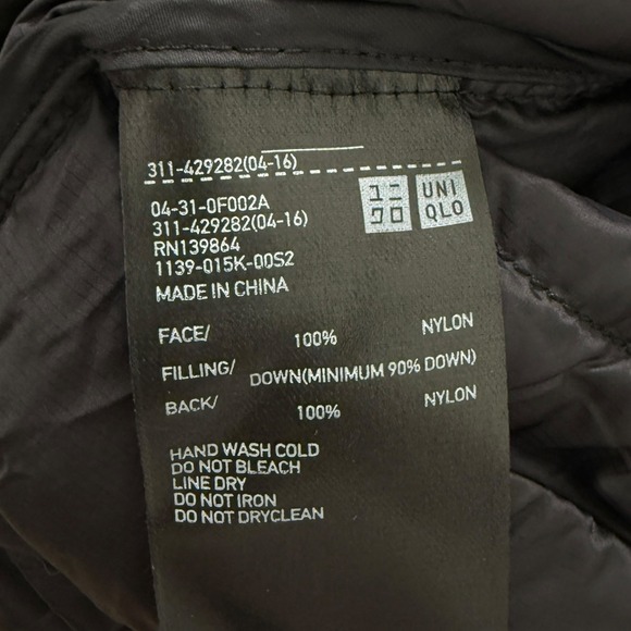 Uniqlo Ultra Light Down Hooded Puffer Jacket Mens XL Black Water Repellent - Picture 7 of 9